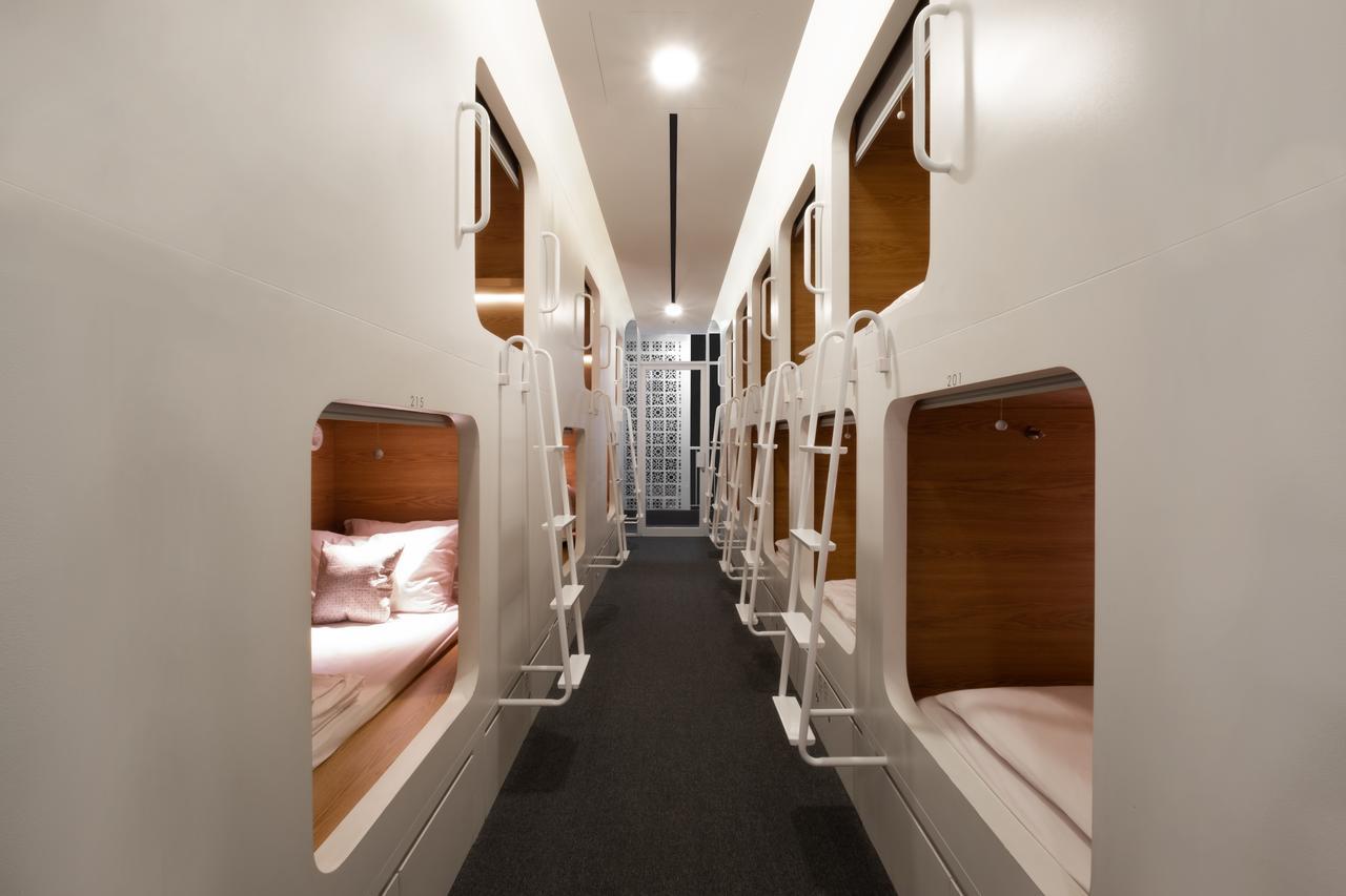 Kini Capsule Hostel Jakarta Hostel Beds photo